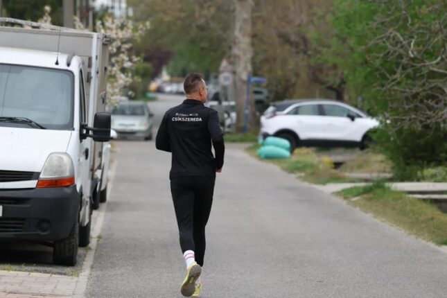 Seçkidə görünməyən nazir qaçışda ortaya çıxdı