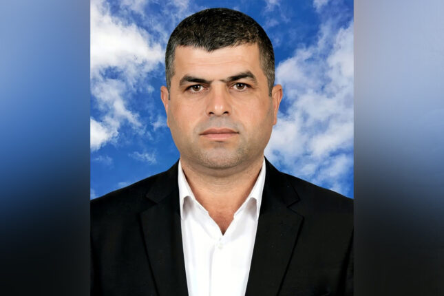 İki avtomobilin arasında qalaraq öldü