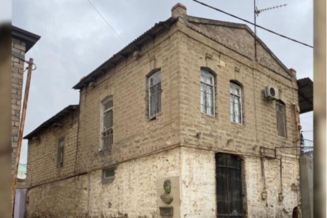 Yağış Bakıxanovun da evini dağıtdı – Video