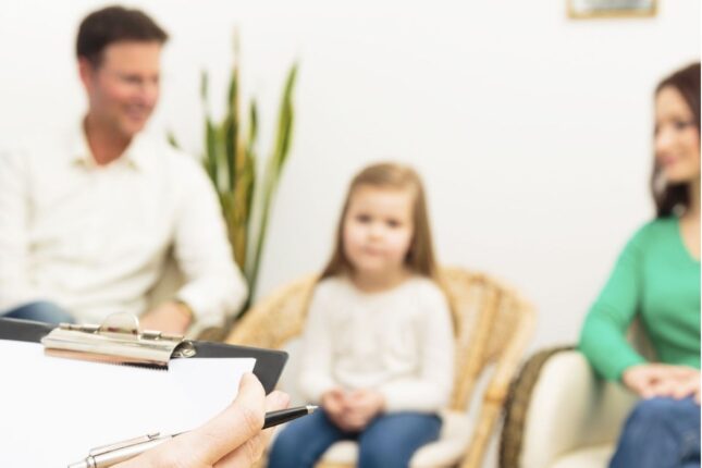 “Pulunuzu yalançı psixoloqlara səpələməyin” – Pediatrdan ÇAĞIRIŞ