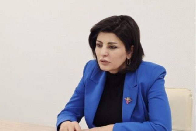 Facebook-da humanizm, xəstəxanada XAOS: Abşeronda xəstələr qapıda qalıb – Foto