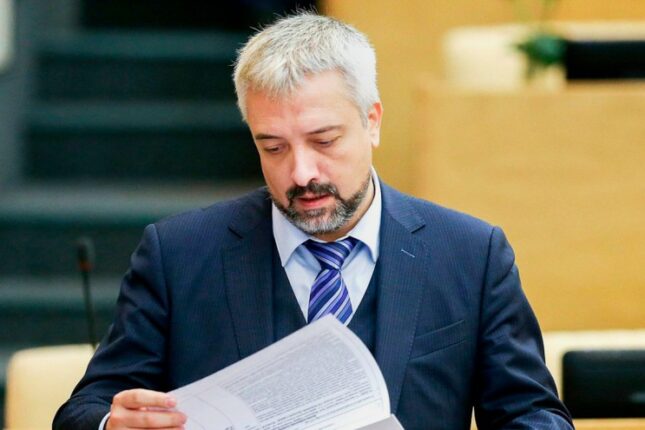 Putin Primakovu vəzifəsindən azad etdi