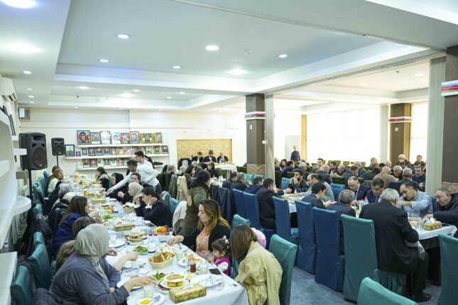 Xətai rayonunda Aprel şəhidlərin xatirəsinə ehsan süfrəsi təşkil edilib-FOTOLAR