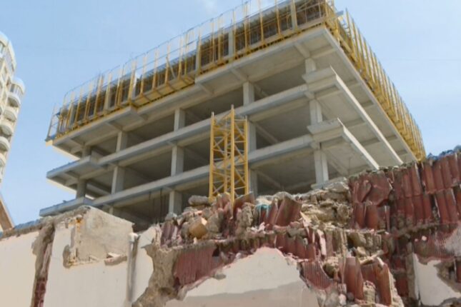 “Lux Residence” Yasamal sakinlərinin evini icazəsiz sökür  – Video