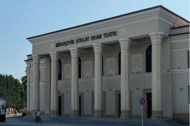 Bu teatra təyinat oldu