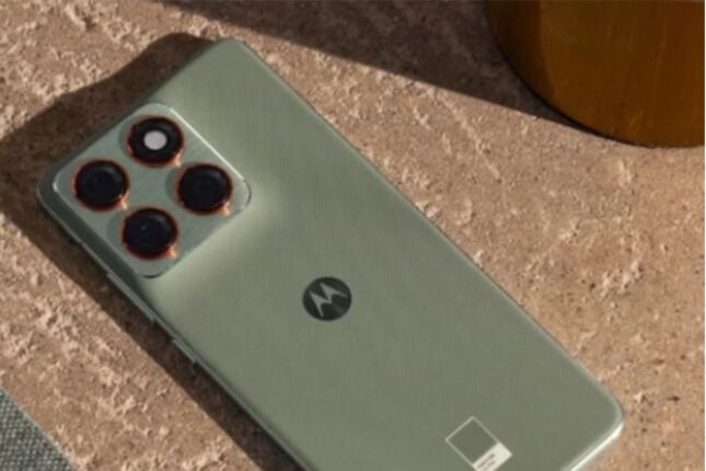 “Motorola” “Swarovski” ilə bəzədilmiş modellərlə geri döndü