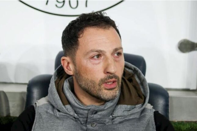 “Fənərbağça” baş məşqçisini istefaya göndərdi