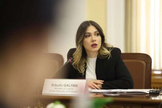 Ermənistan konstitusiyası hazırdır: Nə zaman dərc ediləcək?