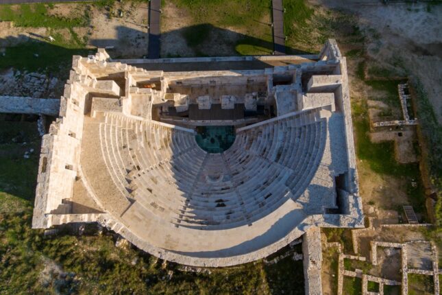 Günəşli sahillər və qədim irs: Antalyanın tarixi panoraması