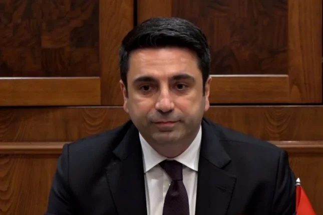 Simonyan “şərt”lə danışır: “Əsl barışıq üçün 19 erməni azad edilməlidir”