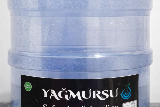 “Yağmur” su firmasının suyundan milçək çıxdı – Video