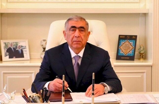 Bir milyard manat yeyinti olub