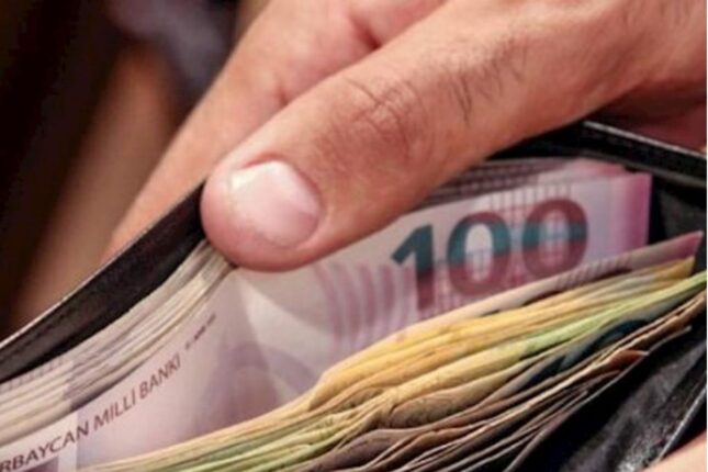 Dövlət qurumlarında işləyənlərin maaşı ilə bağlı qərar