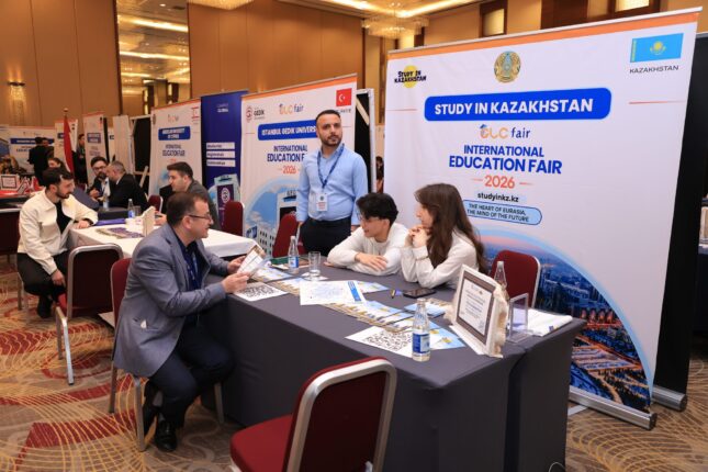 Qazaxıstan Bakıda keçirilən beynəlxalq sərgidə təhsil imkanlarını təqdim edib-FOTOLAR
