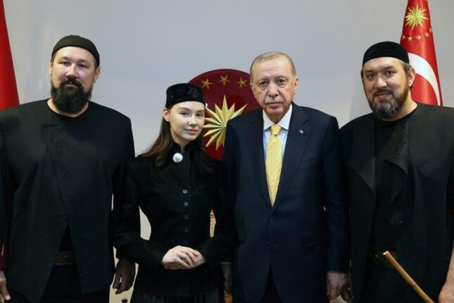 Ərdoğan 43 milyon izlənən layihənin müəllifləri ilə görüşdü – FOTO/VİDEO