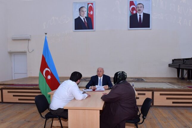 Zakir Fərəcov səyyar qəbul keçirib