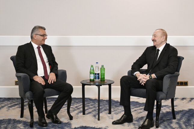 Prezident həmkarı ilə görüşdü – FOTO