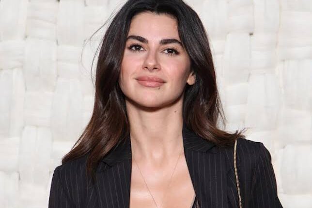 Azərbaycanlı aktrisa itinə ad günü keçirdi – VİDEO