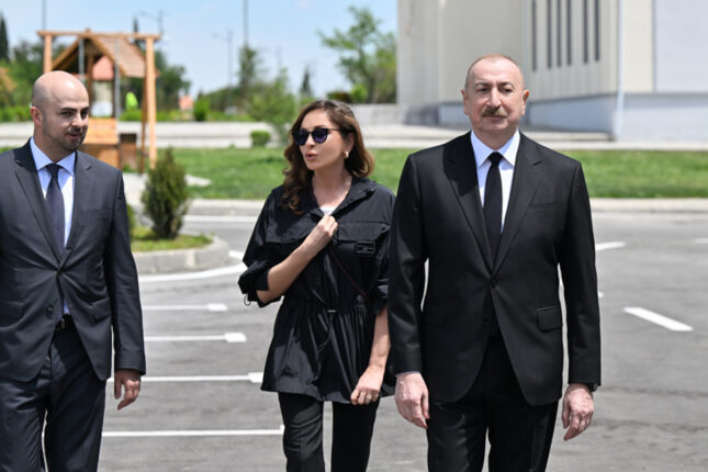 İlham Əliyev və birinci xanım fərdi evlərdə yaradılmış şəraitlə tanış oldular – Foto