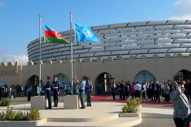 WUF13 Bakıda bayraq endirmə mərasimi ilə başa çatıb WUF13 Bakıda bayraq endirmə mərasimi ilə başa çatıb