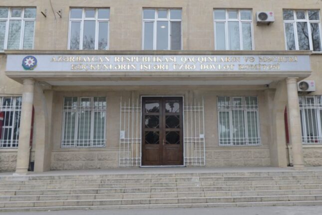 “Qaçqınkom” binaların dam örtüyünü icra başçısının oğluna məxsus olduğu bildirilən şirkətə təmir etdirəcək