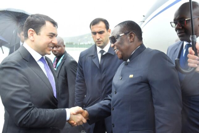 Zimbabvenin Vitse-prezidenti Azərbaycana gəldi