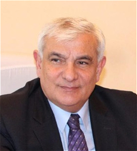 “Qadın evdə oturub övladlarına baxsa, daha yaxşıdır” – ADU rektoru Kamal Abdulla