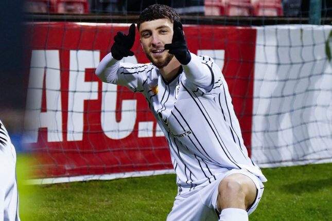 “Neftçi”nin futbolçusu Kipr klubuna keçir – Rəsmi “Neftçi”nin futbolçusu Kipr klubuna keçir – Rəsmi