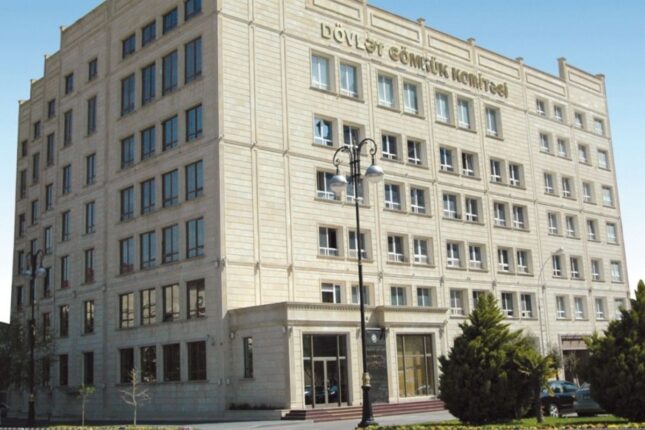DGK 190 min manata itlər üçün yem, xalta və yemək qabı alır DGK 190 min manata itlər üçün yem, xalta və yemək qabı alır