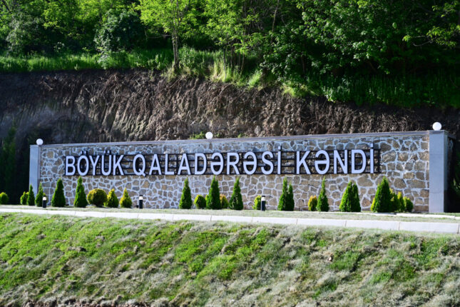 Böyük Qaladərəsi kəndində Bayraq meydanı yaradılıb