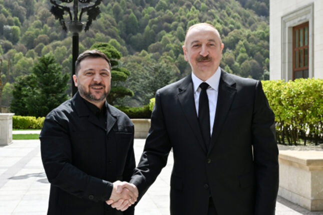 Zelenski İlham Əliyevə zəng etdi