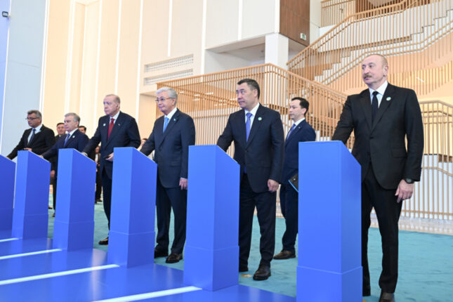 Prezidentlə həmkarları təməlqoyma mərasimində – Fotolar