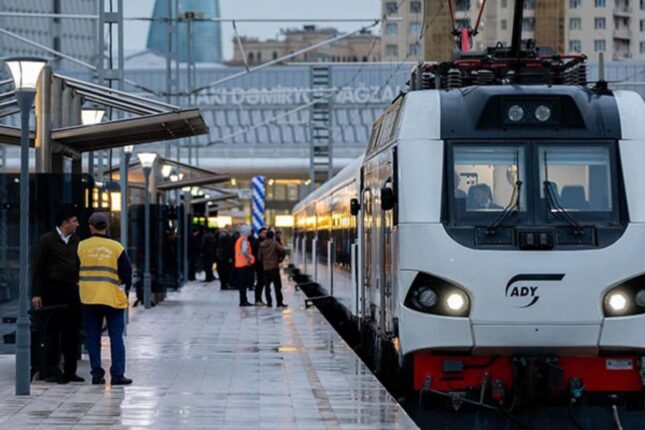 Bakı-Tbilisi qatarında plaskart vaqonlar olmayacaq