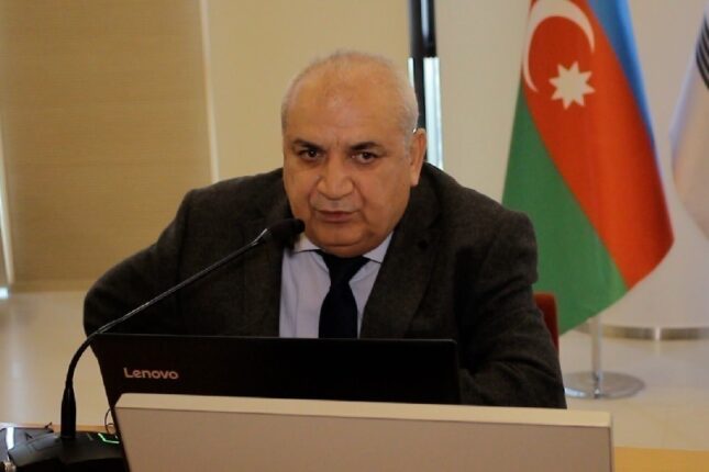 Təhsil silahdır, baxır kimin əlindədir – Dosent İlham Əhmədov Təhsil silahdır, baxır kimin əlindədir – Dosent İlham Əhmədov
