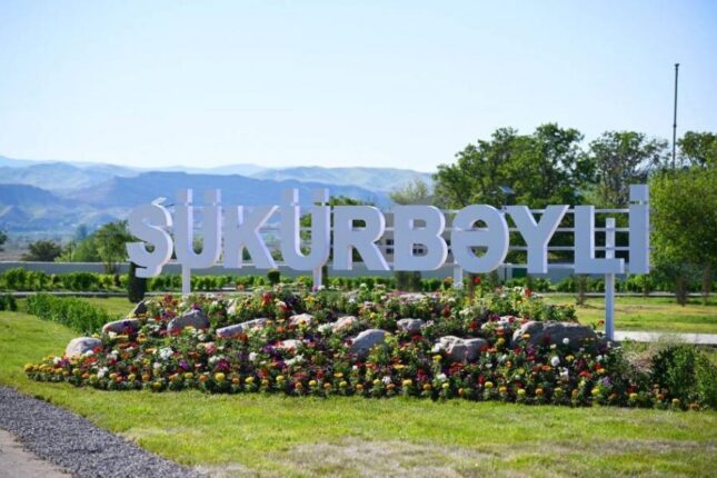 Zəngilan şəhərinə və Cəbrayılın Şükürbəyli kəndinə köç karvanları yola salındı Zəngilan şəhərinə və Cəbrayılın Şükürbəyli kəndinə köç karvanları yola salındı