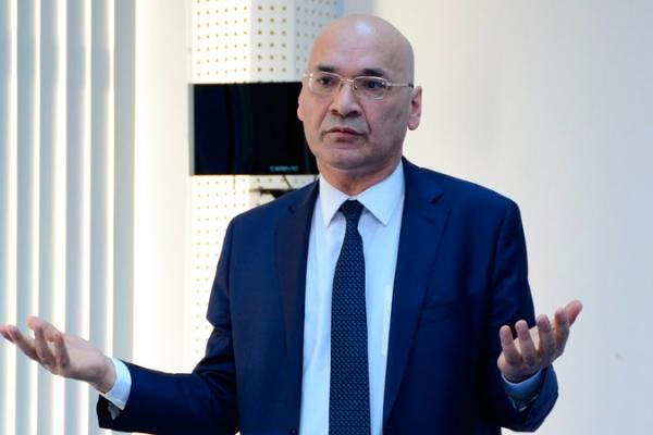 Osman Gündüz də Rövşən Rüstəmova OD PÜSKÜRDÜ: Xalqın cibinə girib… Osman Gündüz də Rövşən Rüstəmova OD PÜSKÜRDÜ: Xalqın cibinə girib…