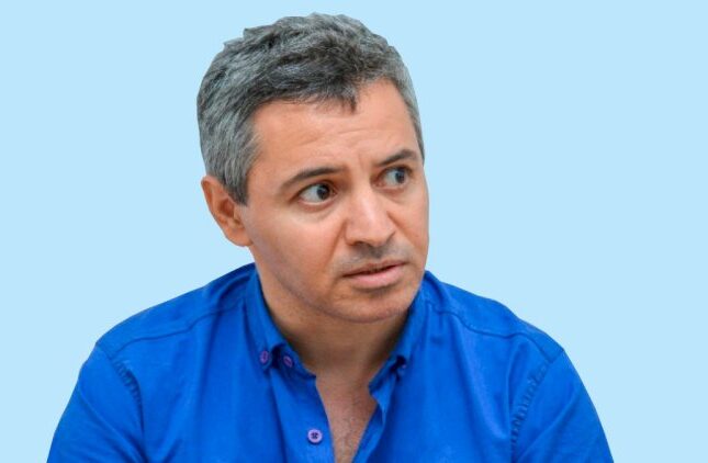 “Xalq yazıçısının gəlininin dayısı qızı boşandı” – Şairdən SƏRT TƏNQİD