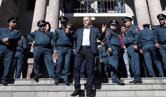Separatçılar “prezident” seçməyə hazırlaşır
