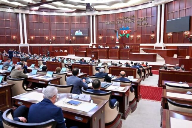 Milli Məclisin iclası başlayıb Milli Məclisin iclası başlayıb