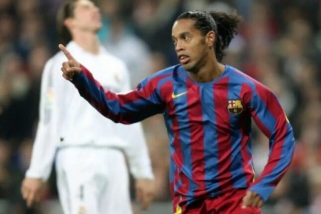 Ronaldinyo meydançaya qayıdır? – AÇIQLAMA