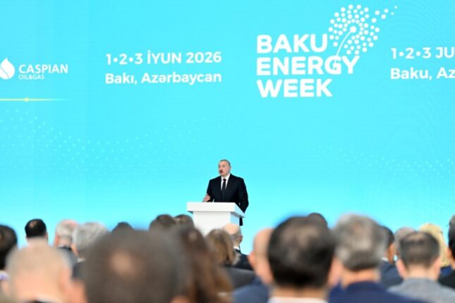 İlham Əliyev: Bu gün Azərbaycanın iqtisadi göstəriciləri çox müsbətdir İlham Əliyev: Bu gün Azərbaycanın iqtisadi göstəriciləri çox müsbətdir