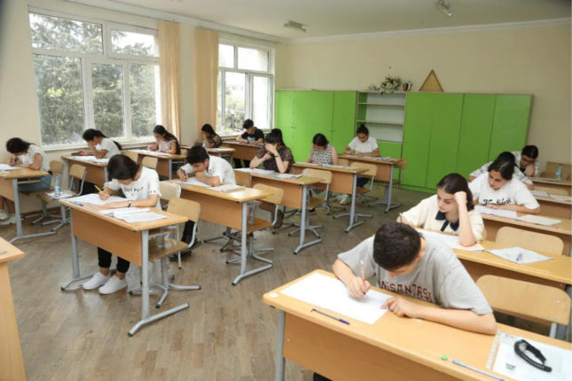 Həftəsonu 365 nəfər imtahan verəcək Həftəsonu 365 nəfər imtahan verəcək