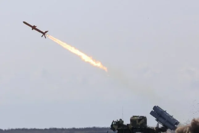 Ukrayna Rusiyanın Krımdakı hərbi obyektlərini bombardman etdi