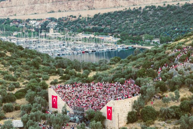 DÇ həyəcanını izləmək üçün möhtəşəm məkan: Antiphellos Qədim Teatrı DÇ həyəcanını izləmək üçün möhtəşəm məkan: Antiphellos Qədim Teatrı