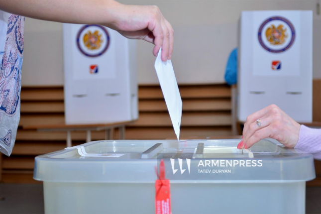 Ermənistanda parlament seçkiləri keçirilir Ermənistanda parlament seçkiləri keçirilir