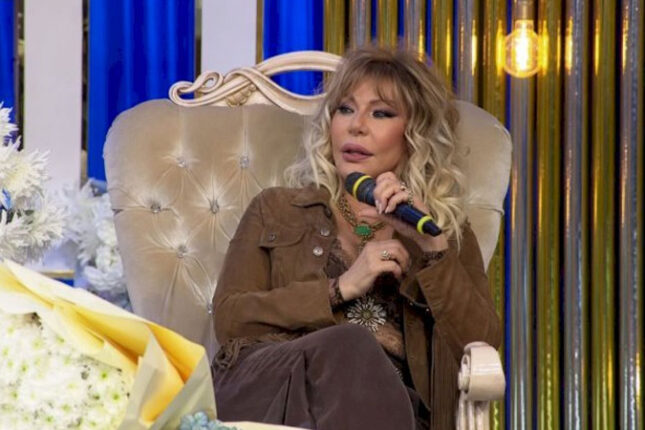 Xalq artistindən həmkarlarına: “Özünü aparmağı da bacarmalısan”