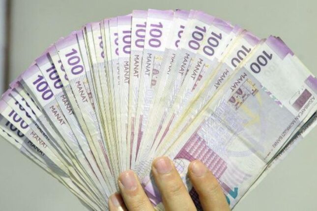 Direktor müəllimlərlə əlbir olub – 71 min manat mənimsəyib