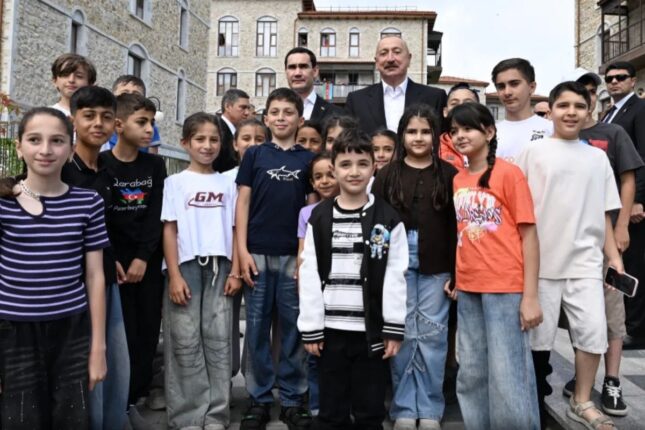 Prezidentin Şuşada uşaqlarla görüşdən – PAYLAŞIMI