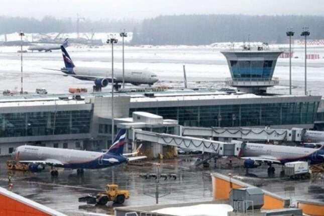 Moskvanın bütün aeroportlarında uçuşlar dayandırıldı Moskvanın bütün aeroportlarında uçuşlar dayandırıldı