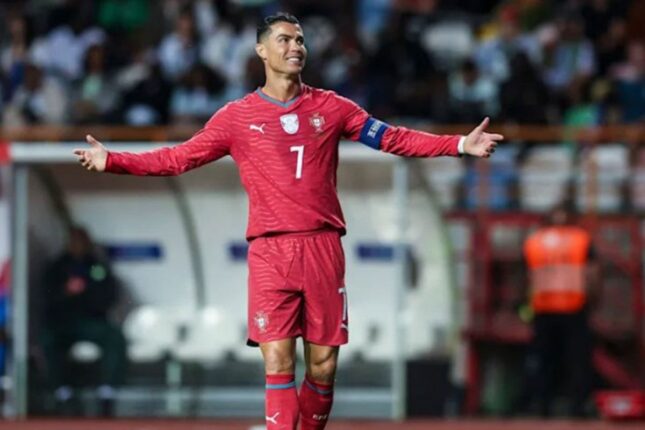 Portuqaliya ilk oyununa, Ronaldo 6-cı dünya çempionatına çıxır Portuqaliya ilk oyununa, Ronaldo 6-cı dünya çempionatına çıxır